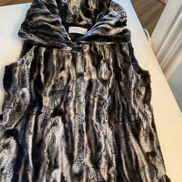 Tahari Jackets & Blazers - Tahari Black and Gray Faux Fur Vest